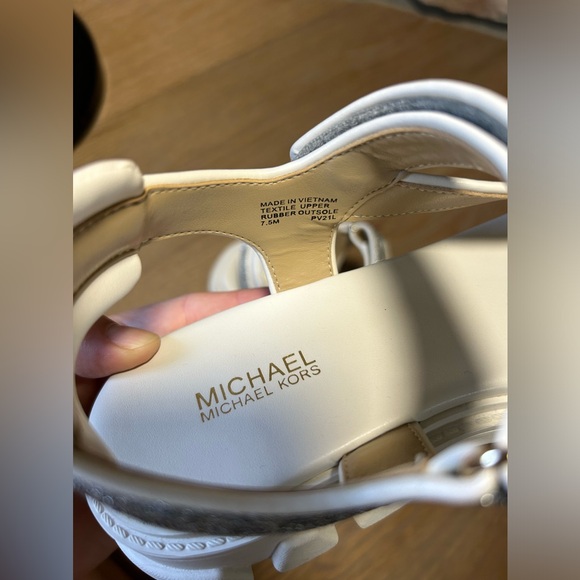 Size 7.5 Michael Kors strap on chunky platform sandals - Picture 9 of 12